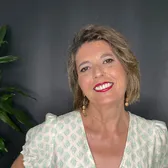 Retrato de Carmen Fernández, paciente de Clínica Dental Fades